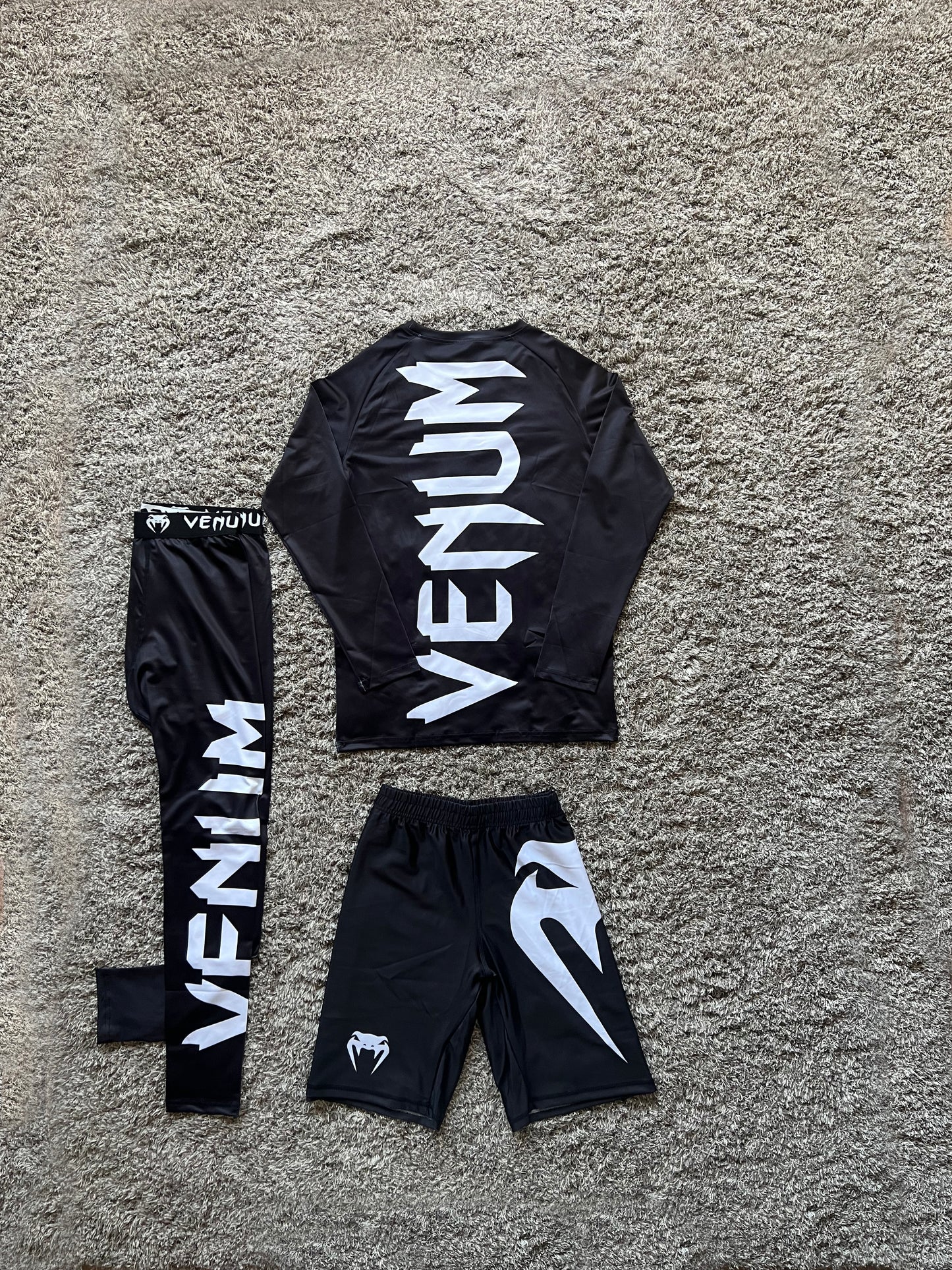 Венъм "Giant 2.0" Черен