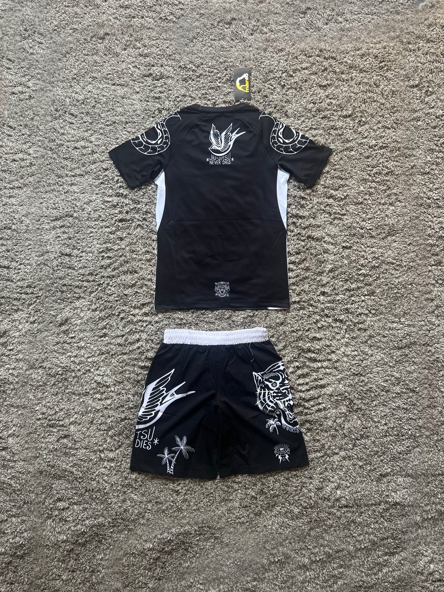 Манто "Chokes & More" Черен