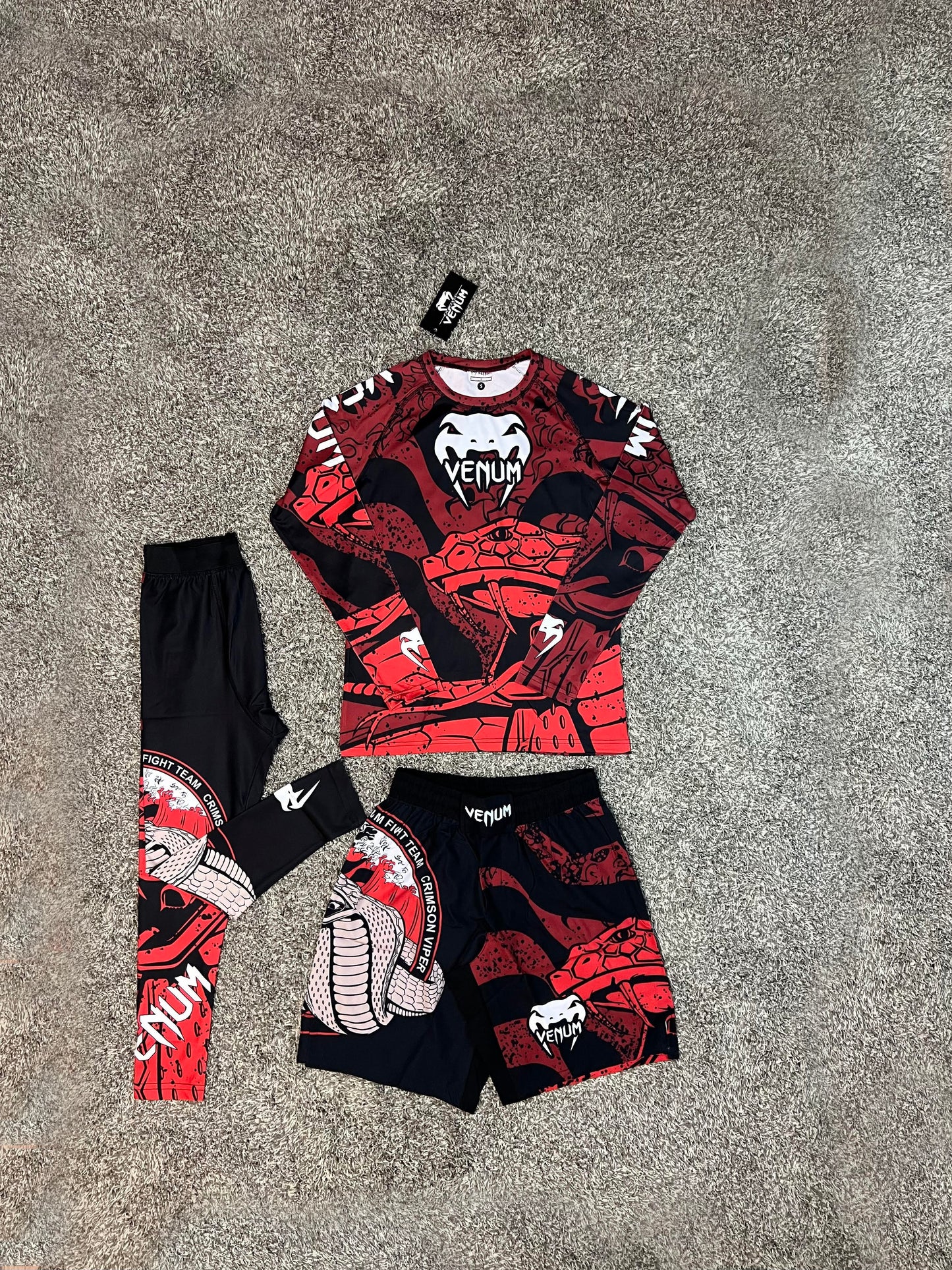 Венъм "Viper" Червен