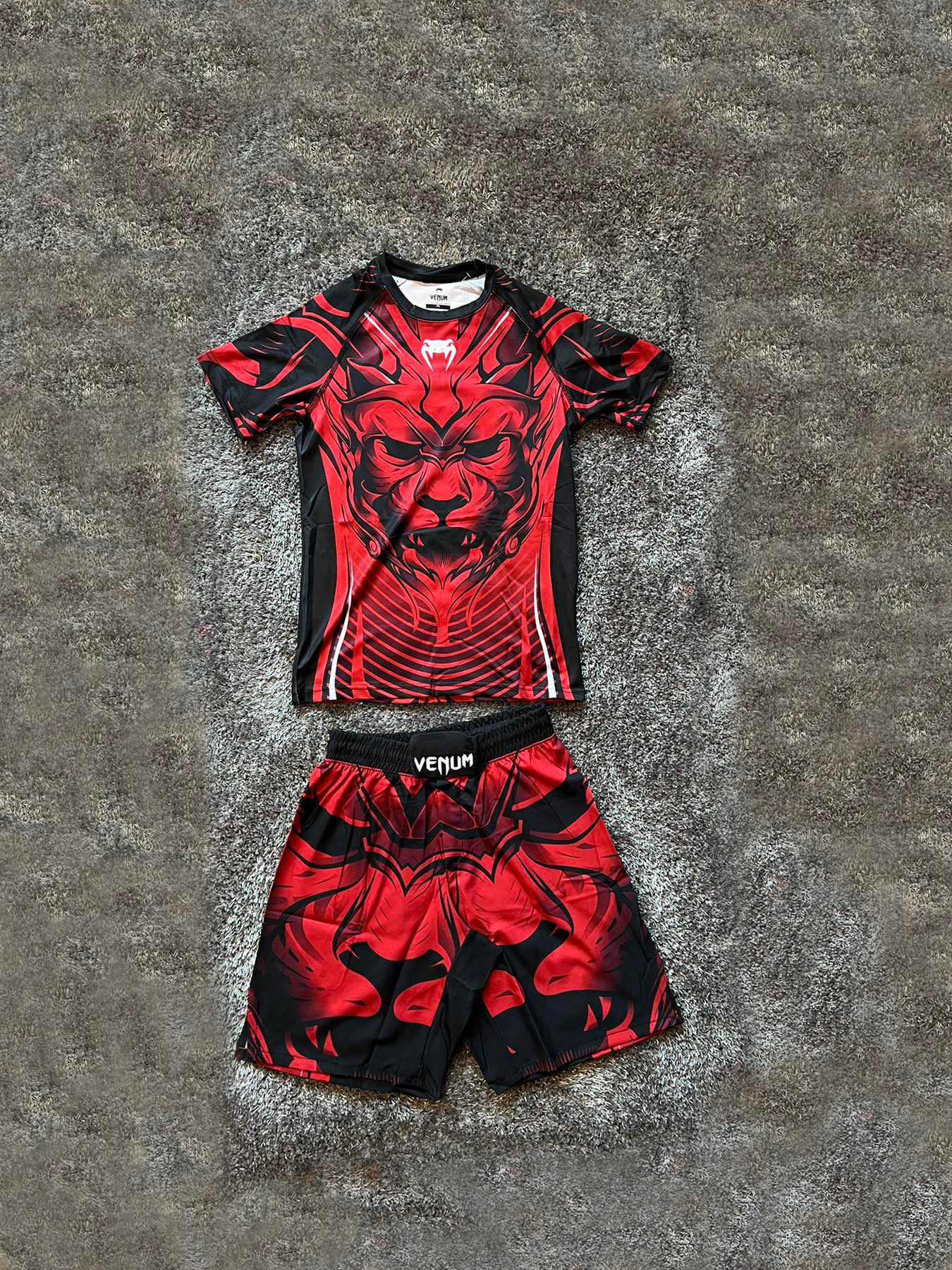 Венъм "Bloody Roar" Червен