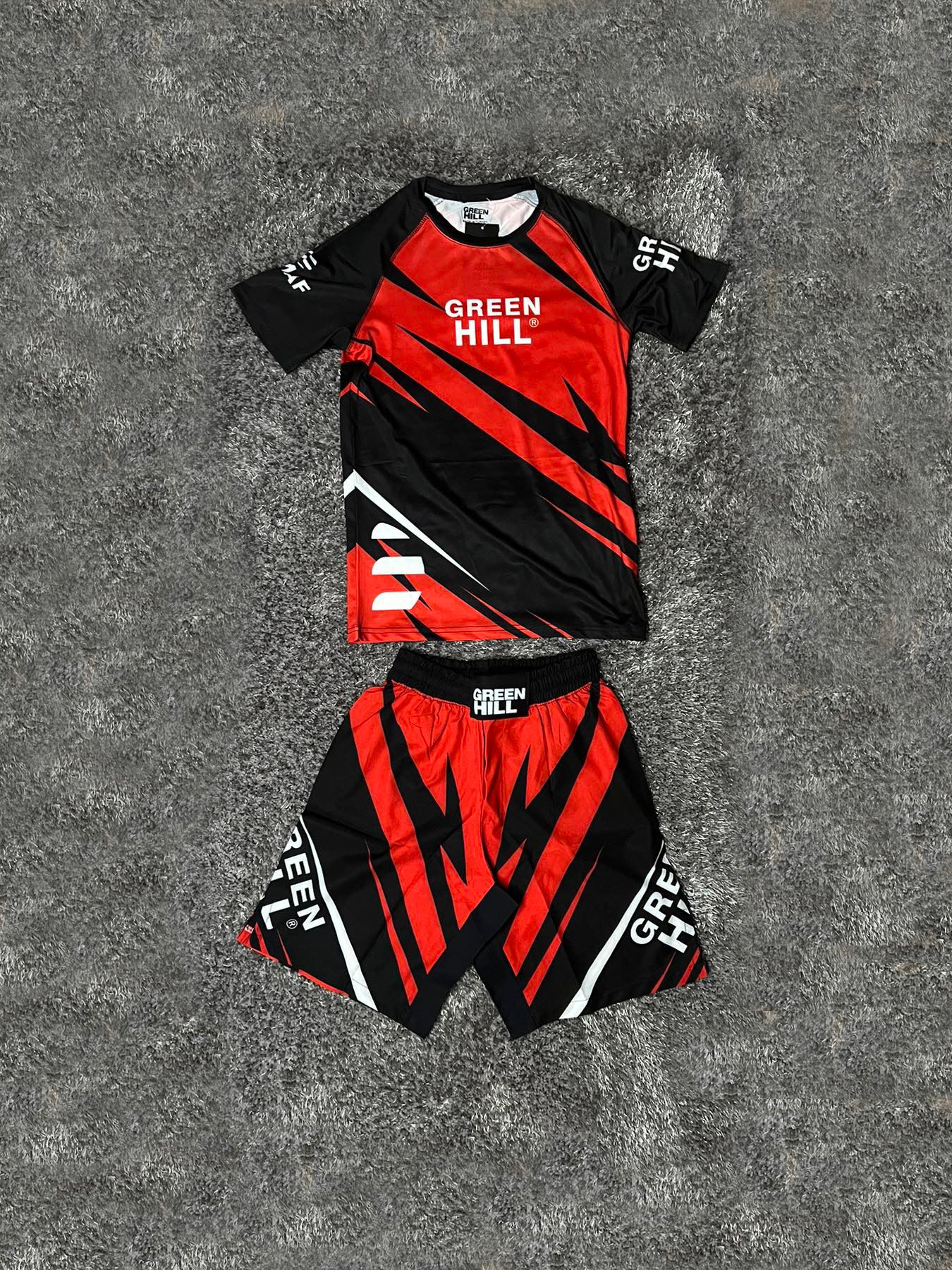 Греен Хилл Червен