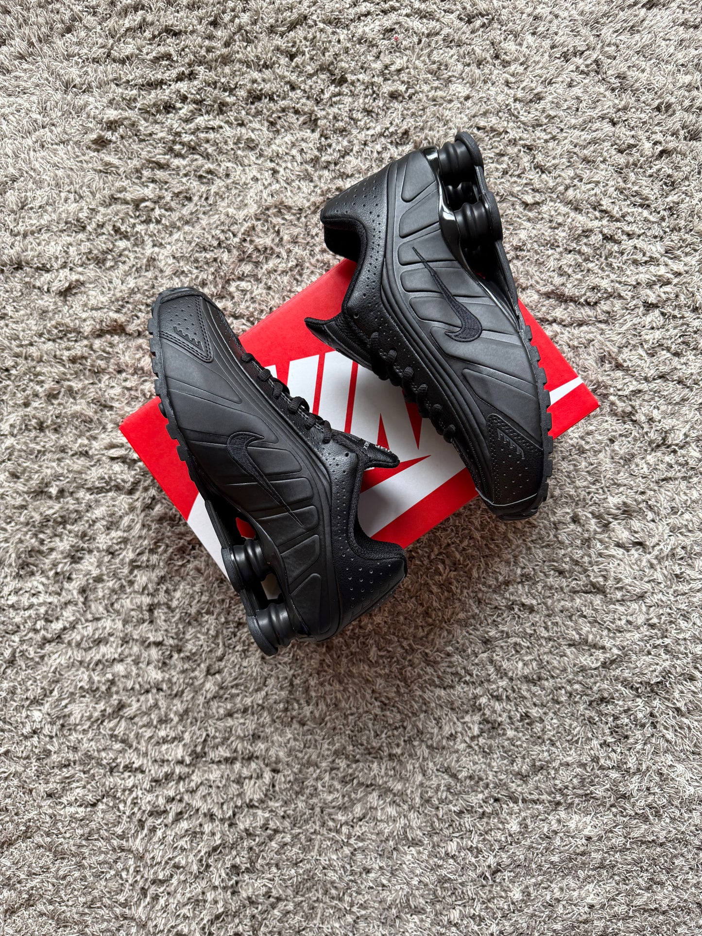 NIKE Shox R4