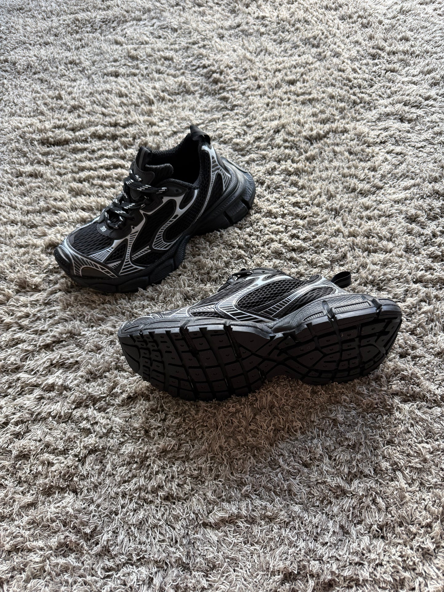 BALENCIAGA 3XL Black
