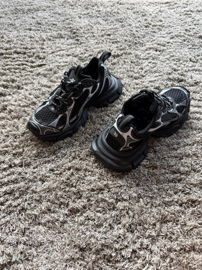 BALENCIAGA 3XL Black