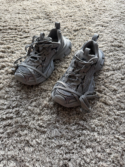BALENCIAGA 3XL Gray