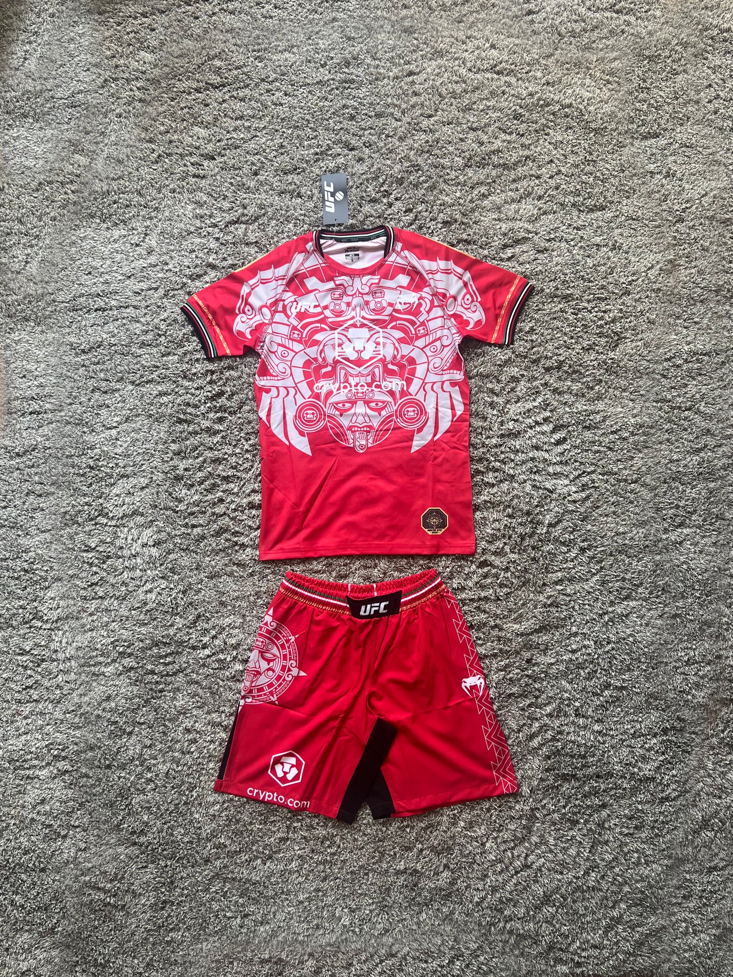 Венъм "Noche" Червен