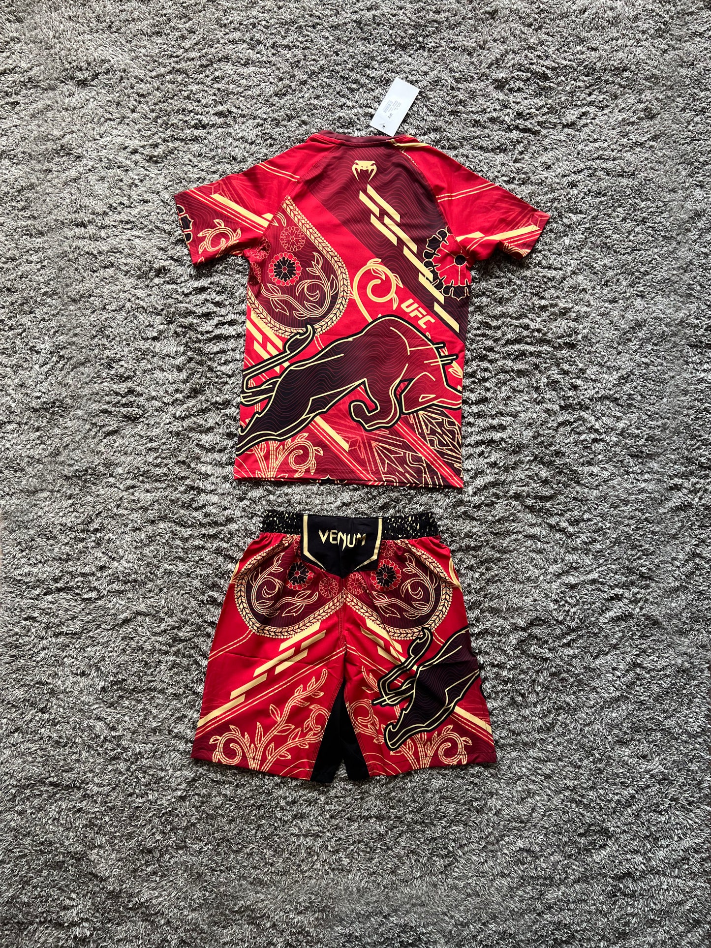 Венъм "Red Masterpiece" Червен