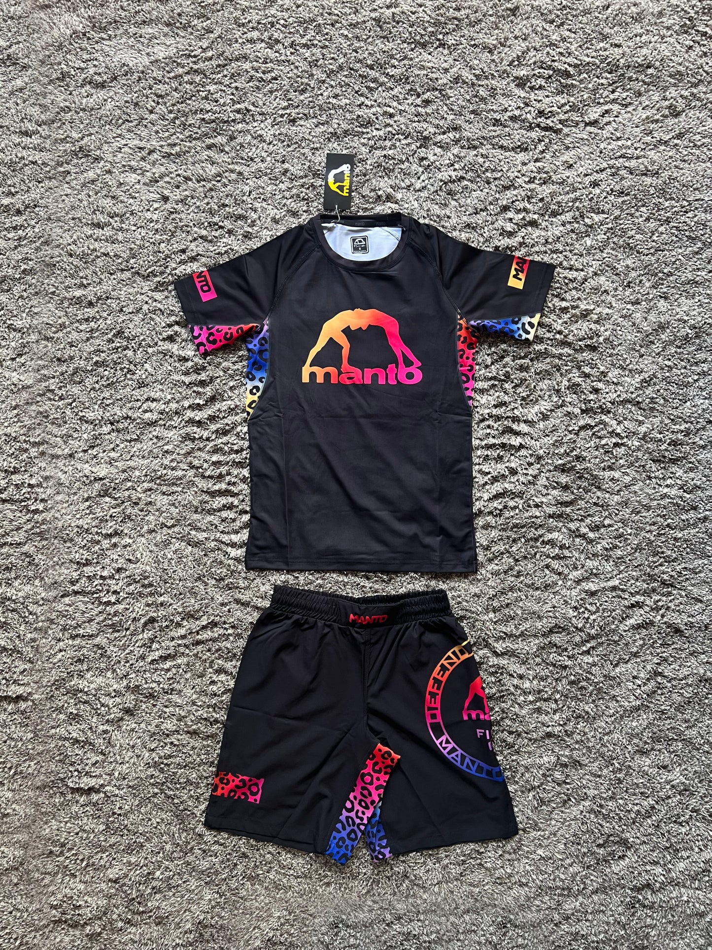 Манто "Defend Yourself I" Черен